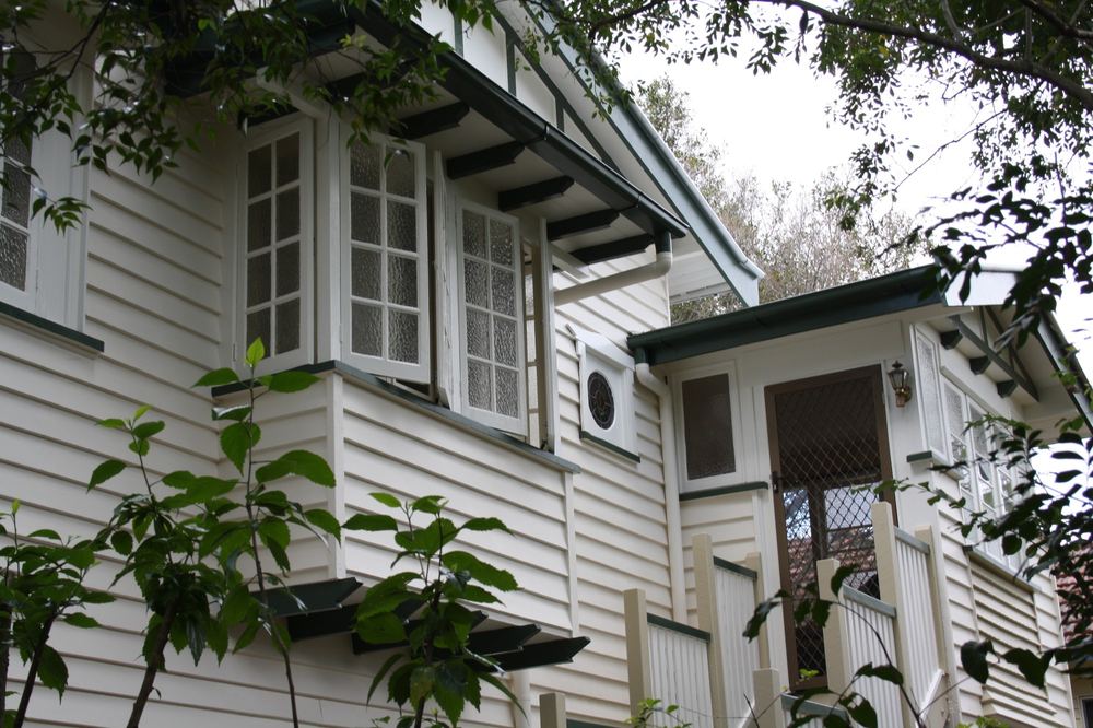 Kedron Queenslander exterior, white weatherboards